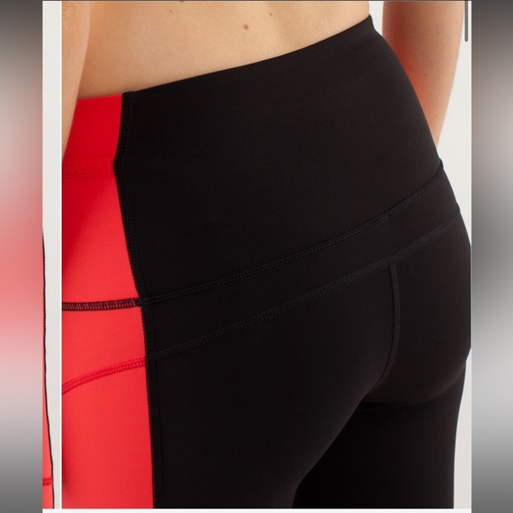 ❤️❤️ LULULEMON ICE QUEEN PANT-LOVE RED/BLACK-4❤️❤️ - Picture 5 of 16